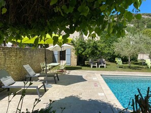Pool - Charmante Chambre D'hôte au Coeur de la Provence à Venasque (Venasque)