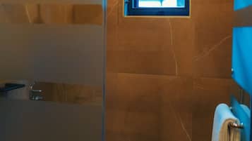 Handtücher, Seife, Toilettenpapier