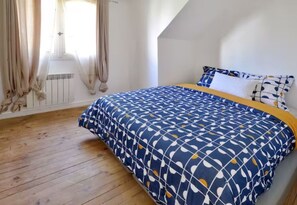 3 habitaciones, wifi gratis, ropa de cama y acceso para silla de ruedas 