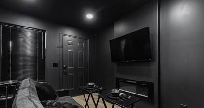 *NEW* Downtown* Hot Tub* Ping Pong