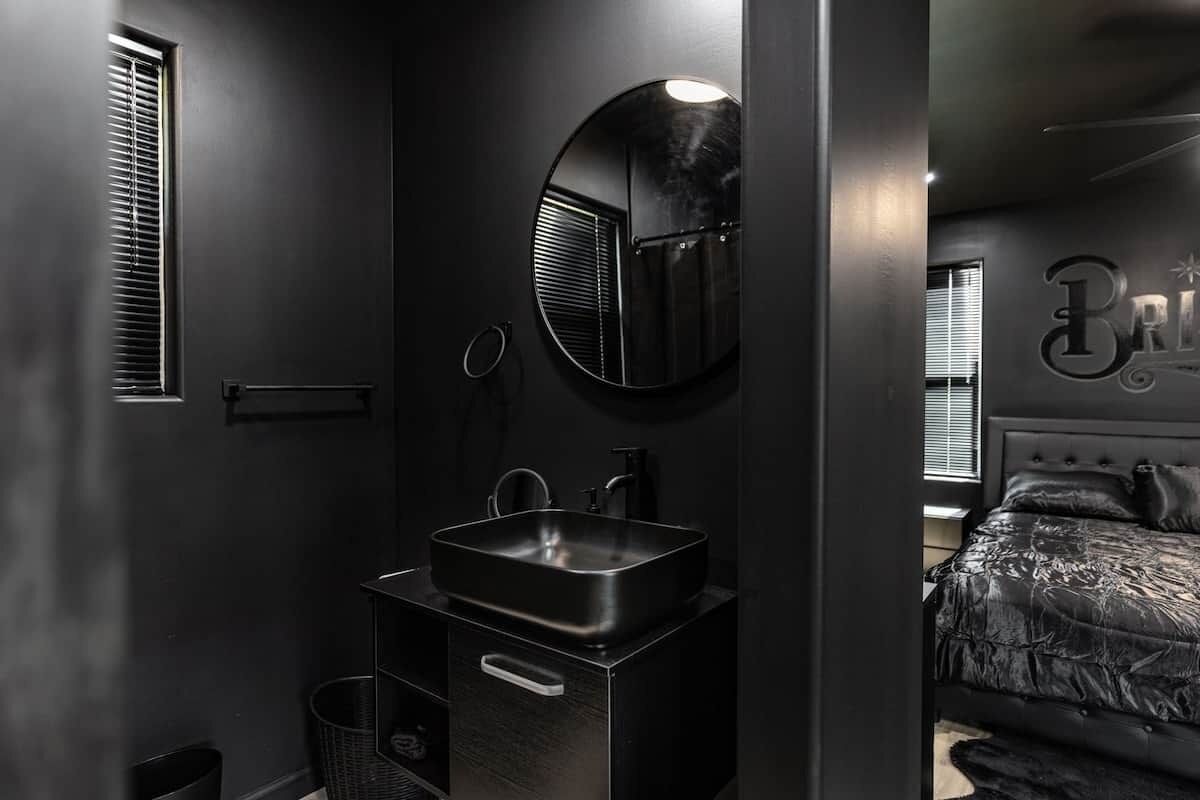 1 bedroom, iron/ironing board, travel cot, free WiFi