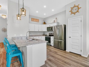 House, 3 Bedrooms | Private kitchen | Fridge, oven, stovetop, coffee/tea maker