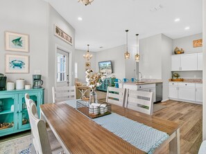 House, 3 Bedrooms | Dining