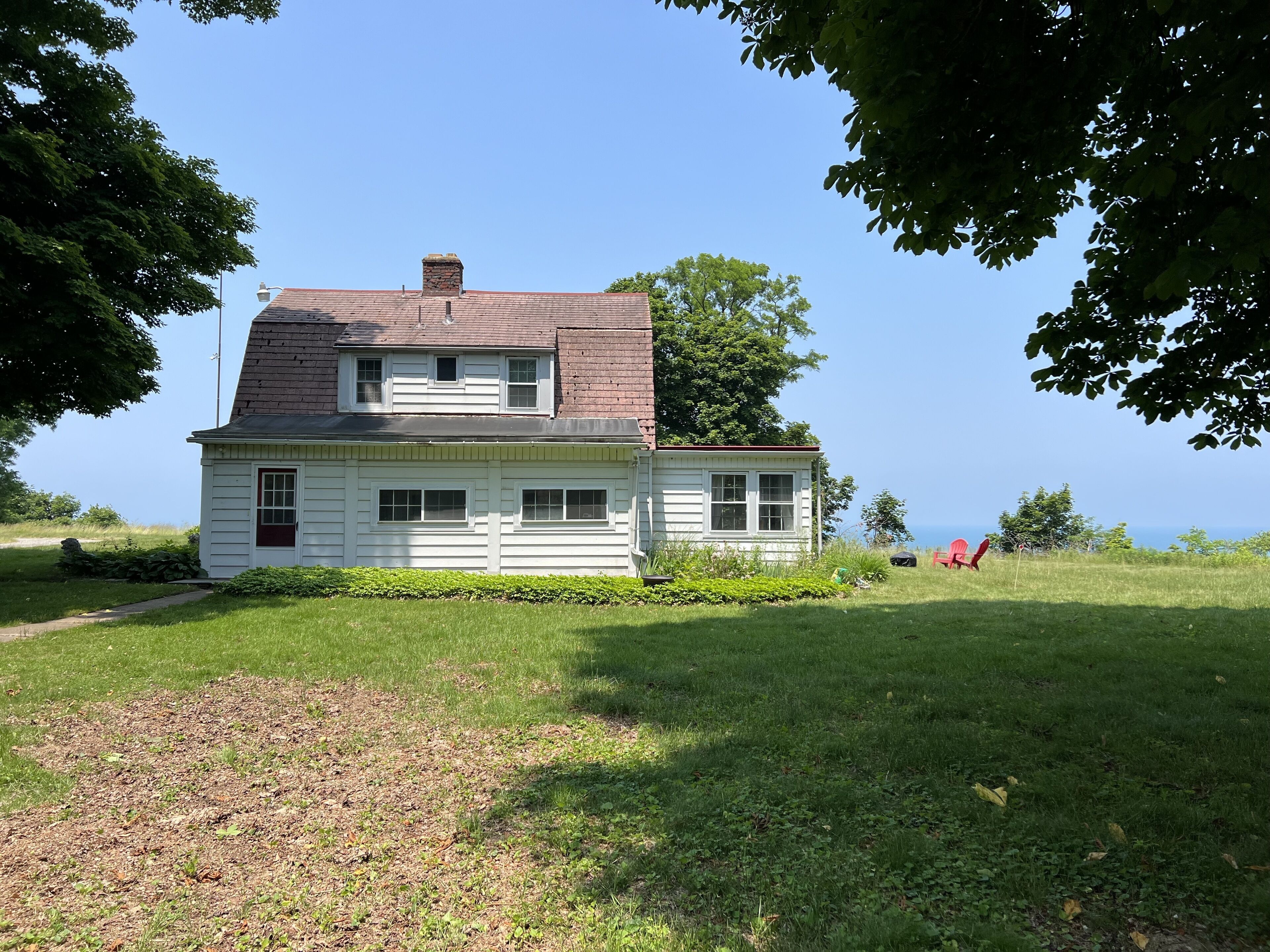 Waterfront Lake Erie Getaway!