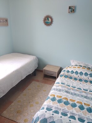 4 habitaciones, tabla de planchar con plancha y wifi gratis 
