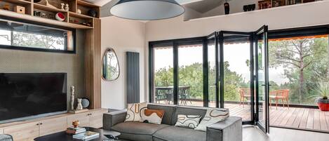 Smart TV, foosball, table tennis, books