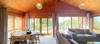 Beautiful 2BR Beach Lodge Set In Stunning Gardens - Pass the Keys