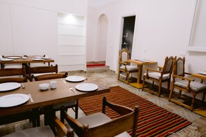 Restaurant - Central Cairo Hotel (Cairo)