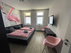 3 室のベッドルーム、WiFi、ベッドシーツ