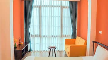 Comfort Room, 1 Queen Bed | 1 bedroom, blackout curtains, iron/ironing board, free WiFi
