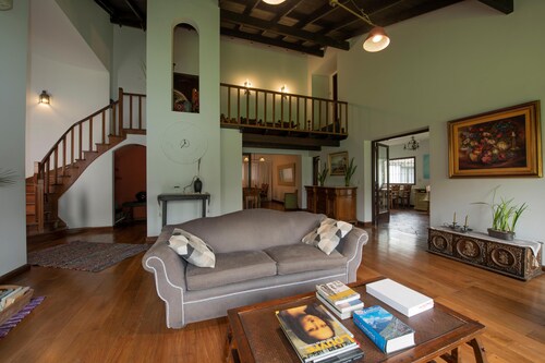 Casa Quinta EN Plena Ciudad DE Vicente Lopez-buenos Aires