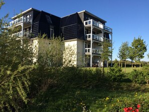 Exterior - Apartment "Moin im Deichgraf" on the Wremer beach and cutter harbor (Wurster Nordseeküste)