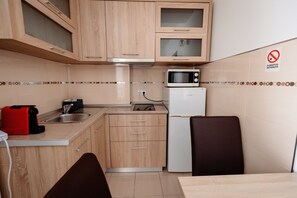 Deluxe Triple Room | Private kitchen - Aparthotel Punct pe i (Sighetu Marmatiei)