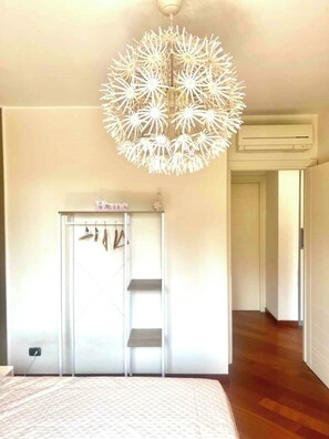 2 Schlafzimmer, Schreibtisch, Bügeleisen/Bügelbrett, kostenloses WLAN