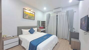 Phòng Superior | 1 phòng ngủ, bàn, khu vực làm việc phù hợp cho laptop, màn/rèm cản sáng