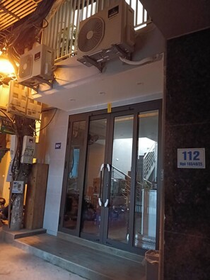 Front of property - Blue Homestay Cau Giay (Hanoi)