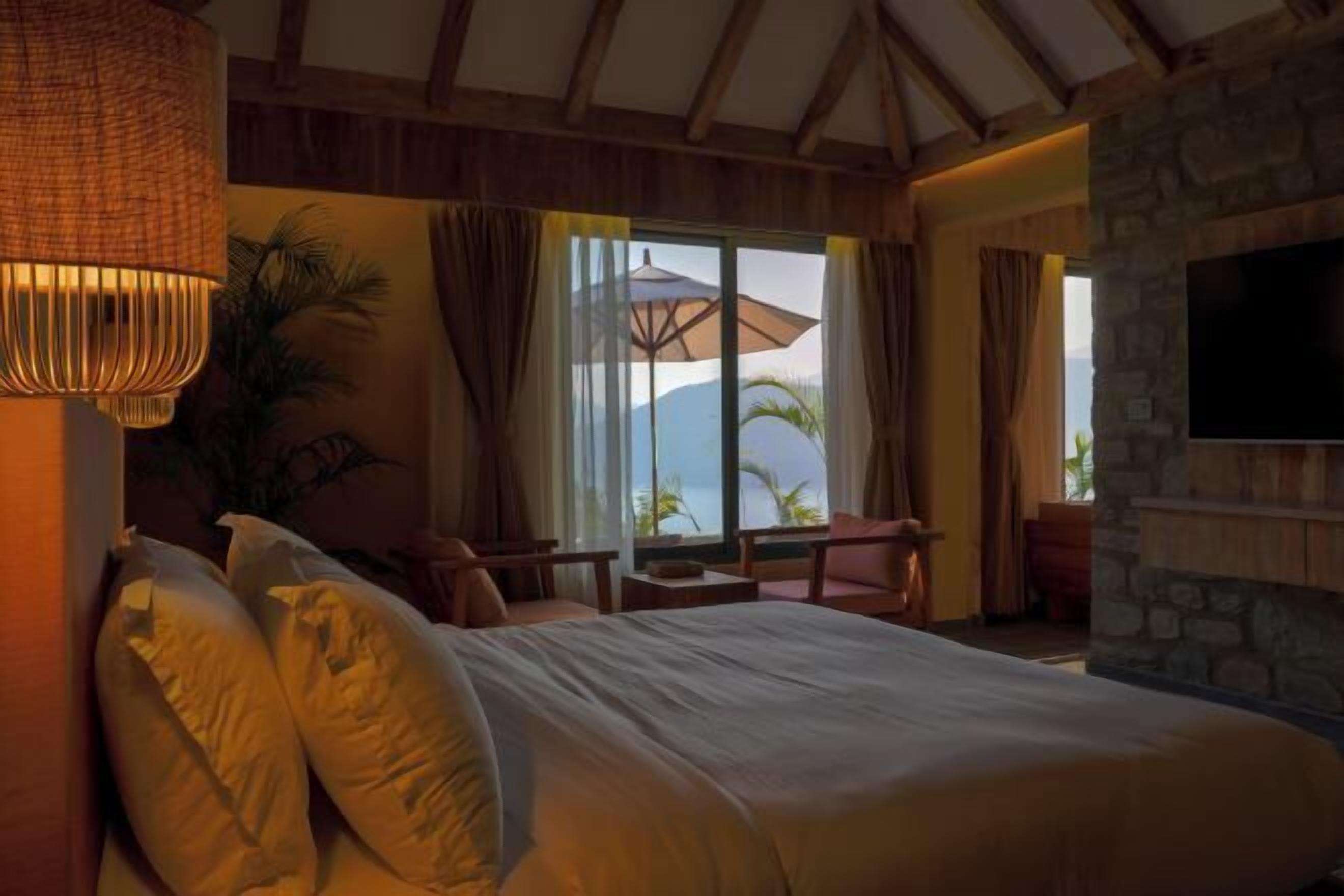 Premium bedding, minibar, in-room safe, individually decorated