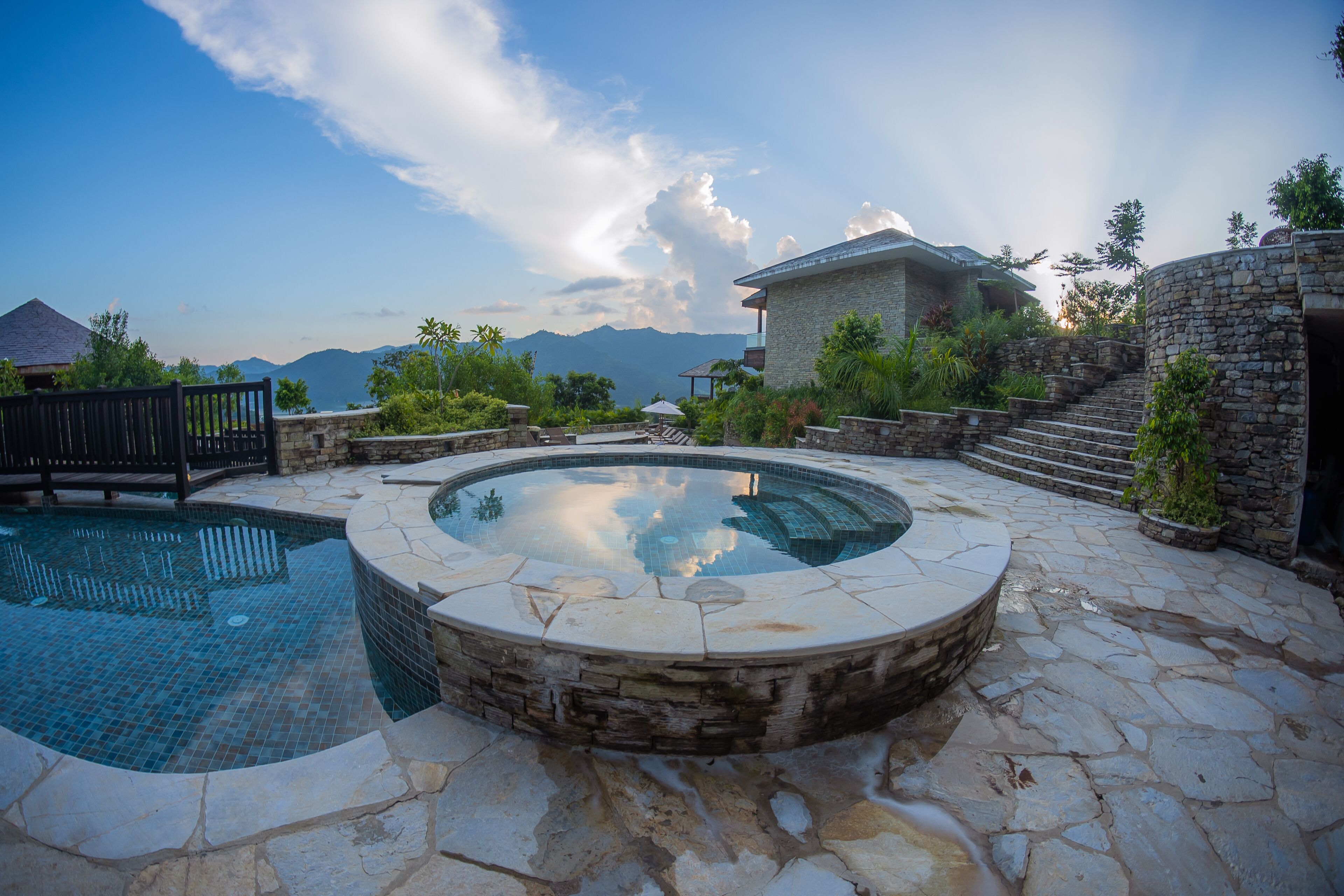 Outdoor spa tub