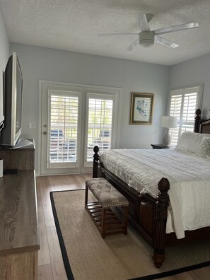 3 slaapkamers, een strijkplank/strijkijzer, wifi, beddengoed