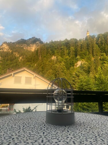Ferienwohnung mit Blick auf die Berge und das Königsschloss Neuschwanstein
