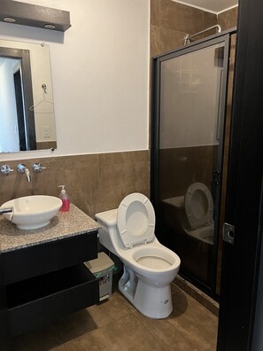 Handtücher, Seife, Toilettenpapier