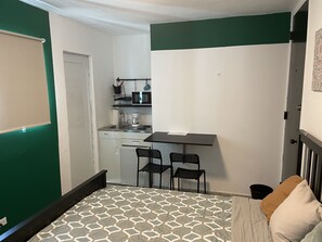 1 bedroom, WiFi, bed sheets