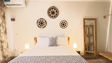 DĂ©cor unique, ameublement unique, bureau, systĂšme dâinsonorisation