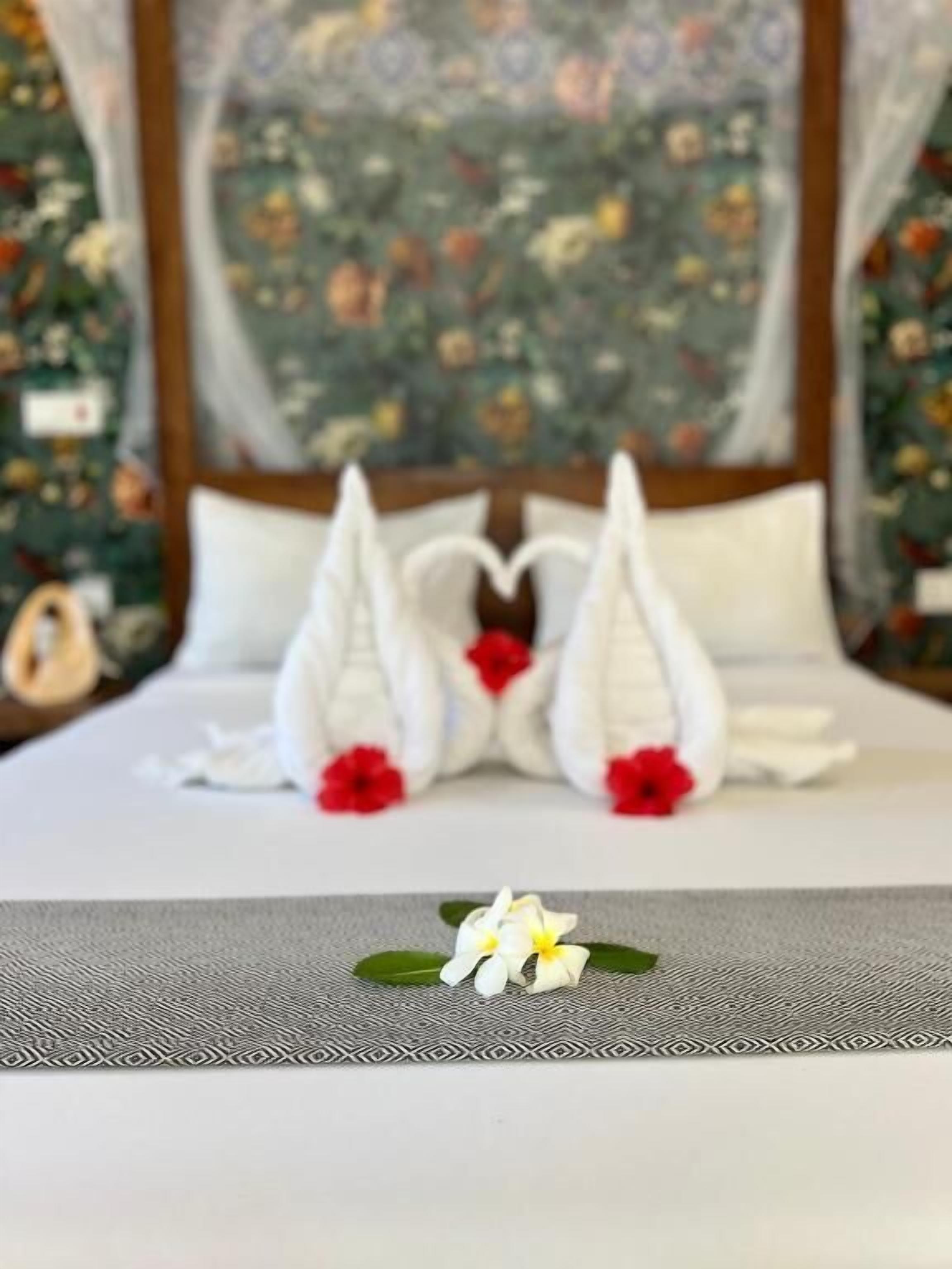 Decoración personalizada, muebles diferentes y escritorio 