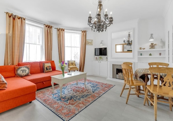 Living area - Central Haven By My Getaways (Brighton)