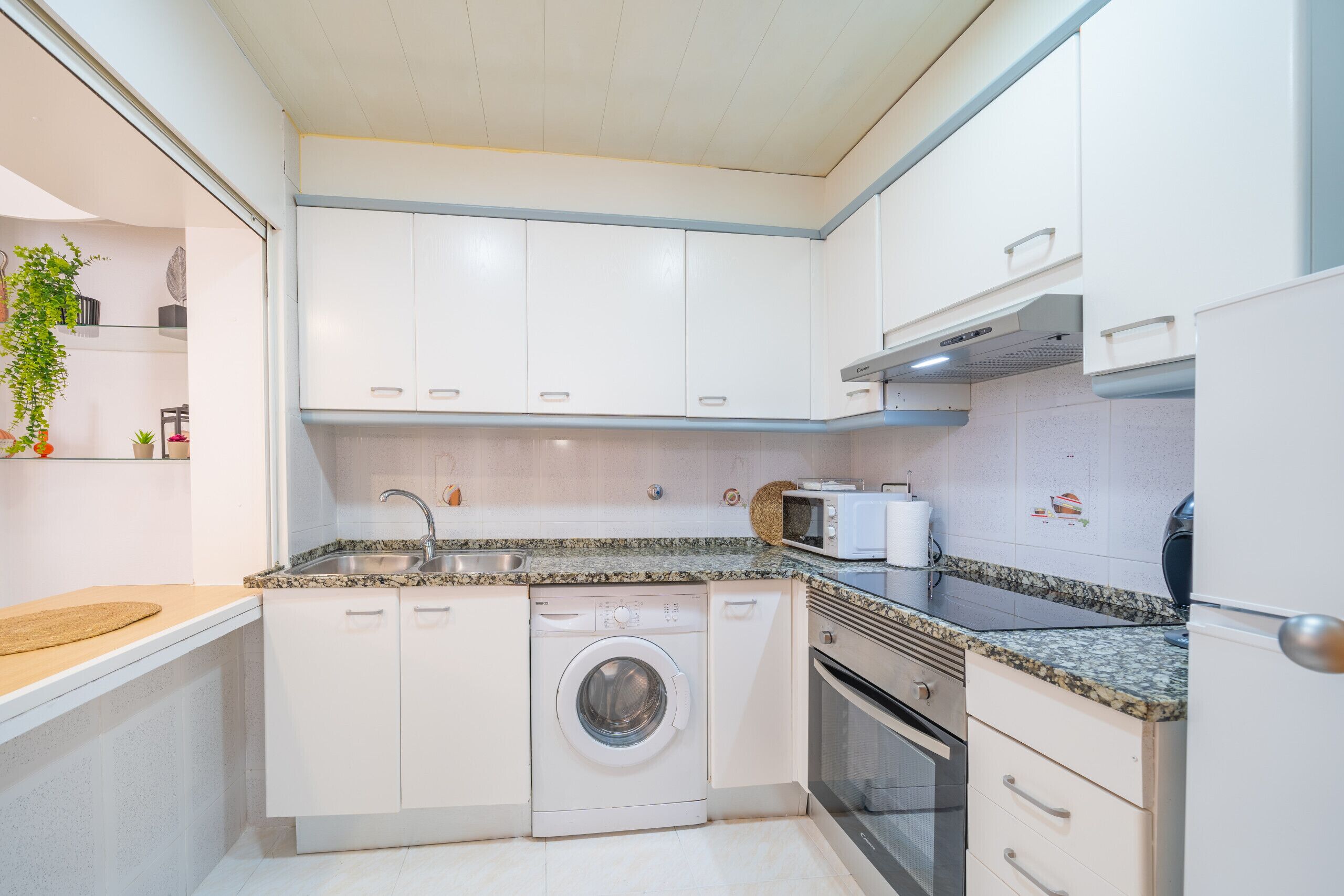 Microwave, oven, stovetop, coffee/tea maker