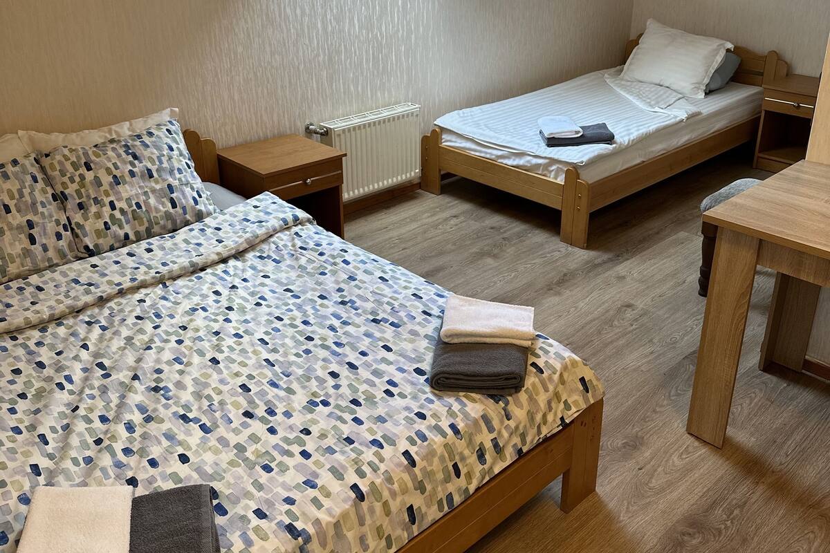 Quarto casal clássico | 1 quarto, espaço de trabalho para notebook, Wi-Fi de cortesia