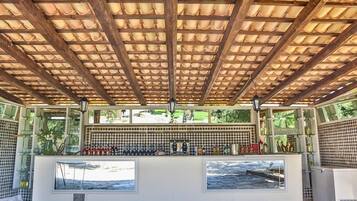 Bar (en la propiedad)