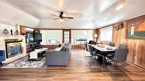 Cozy Niagara Riverside House Cottage – Breathtaking Views & EV Charger