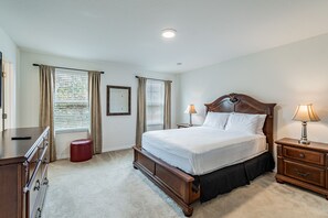 4 bedrooms, iron/ironing board, WiFi, bed sheets