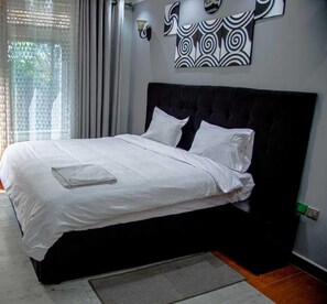 Minibar, Zimmersafe, Bügeleisen/Bügelbrett, kostenloses WLAN