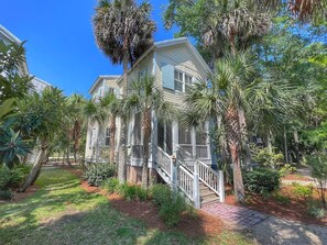 Exterior - Yellowfin in the Steinhatchee Landing (Steinhatchee)