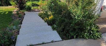 Private entrance/space. Peaceful getaway. Close to events. King bed. 
Amenities!