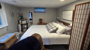 1 bedroom, desk, iron/ironing board, WiFi