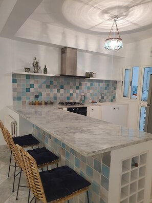 Private kitchen - Appart, Residence Front de mer (Mrezga)
