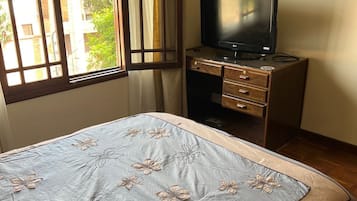 1 habitación, tabla de planchar con plancha, wifi y ropa de cama