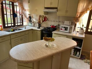 ميكروويف، فرن، موقد طهي مسطح، غسالة أطباق