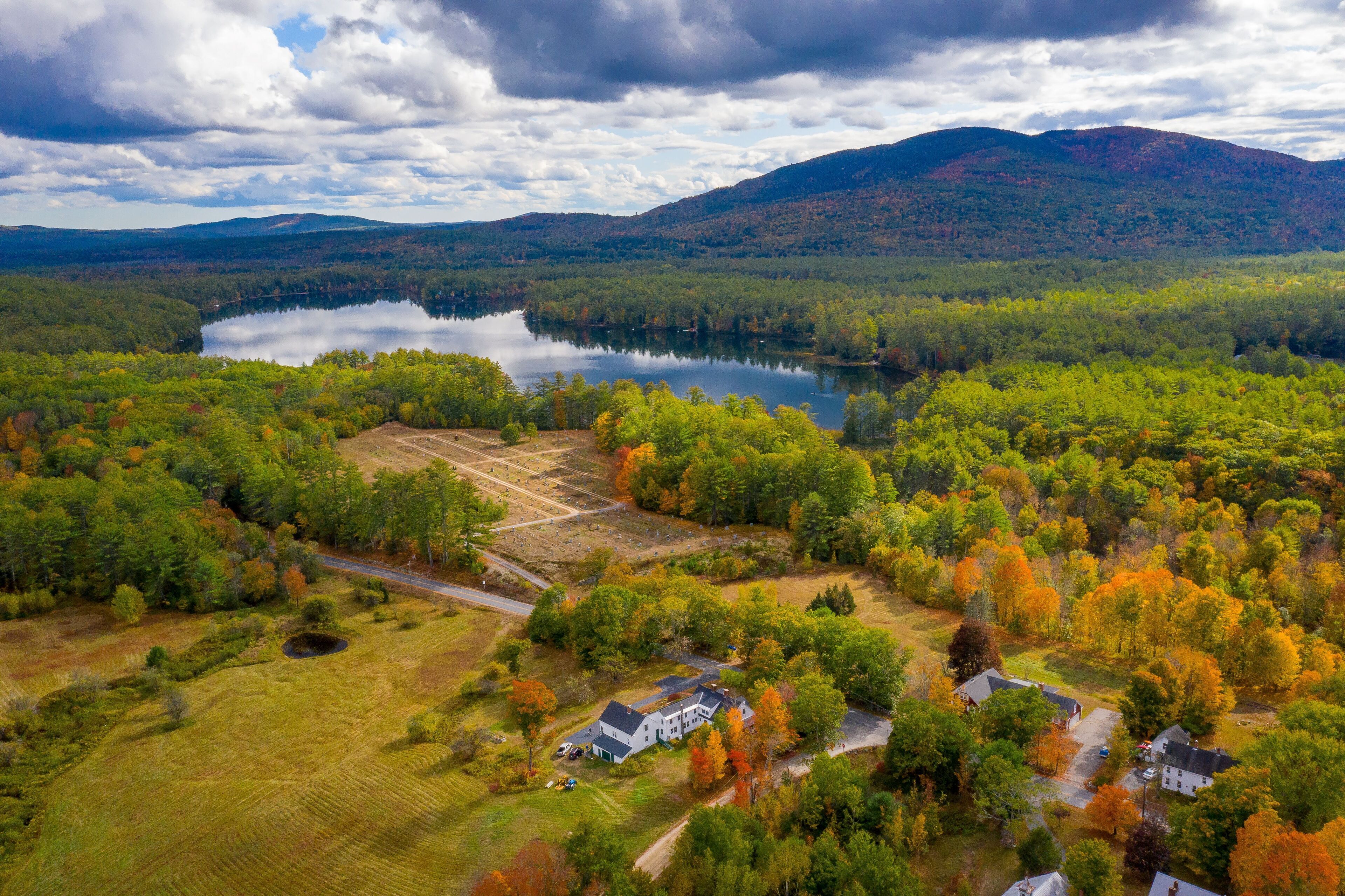 A Charming Family-Friendly Historic House, Lake Access & a Peaceful Meadow View