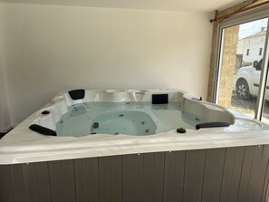 Interior - Maison de Vacances Avec Jacuzzi (Saint-Laurent-la-Vernède)