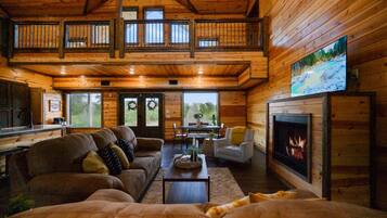 Een smart-tv en een open haard