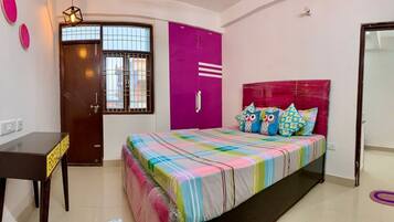 2 bedrooms, bed sheets