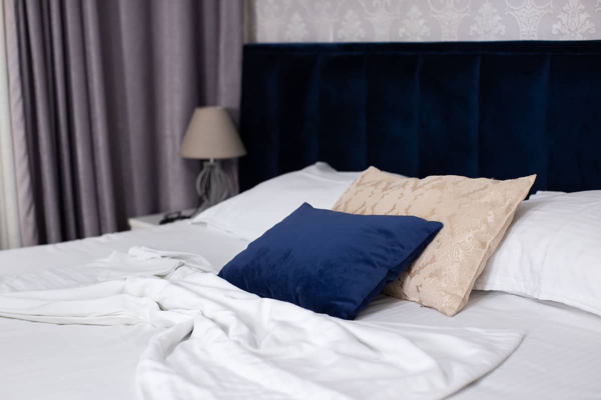 Egyptian cotton sheets, premium bedding, in-room safe, desk