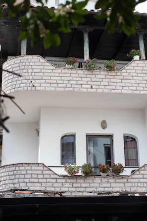 Exterior - Vila Sanremo (Tirana)