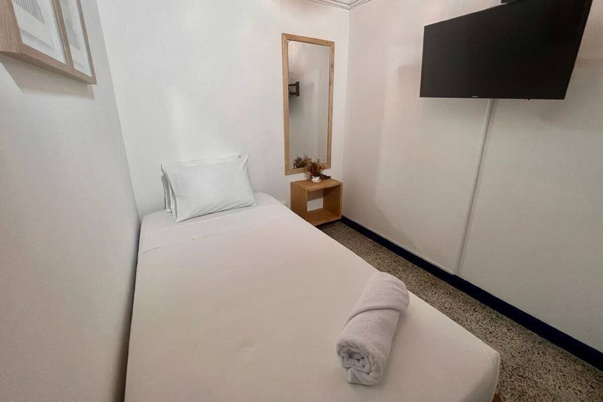 Economy Single Room