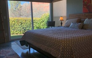 9 bedrooms, iron/ironing board, WiFi, bed sheets