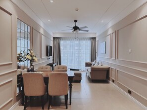 Interior - Right next to My Khe beach - One of the most beautiful in the World (Đà Nẵng)
